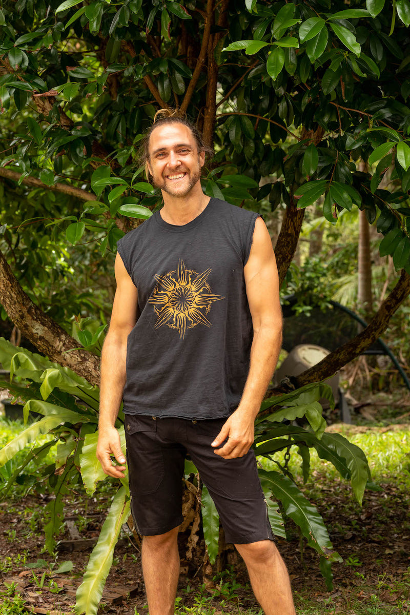 STAR TREE SINGLET BLACK