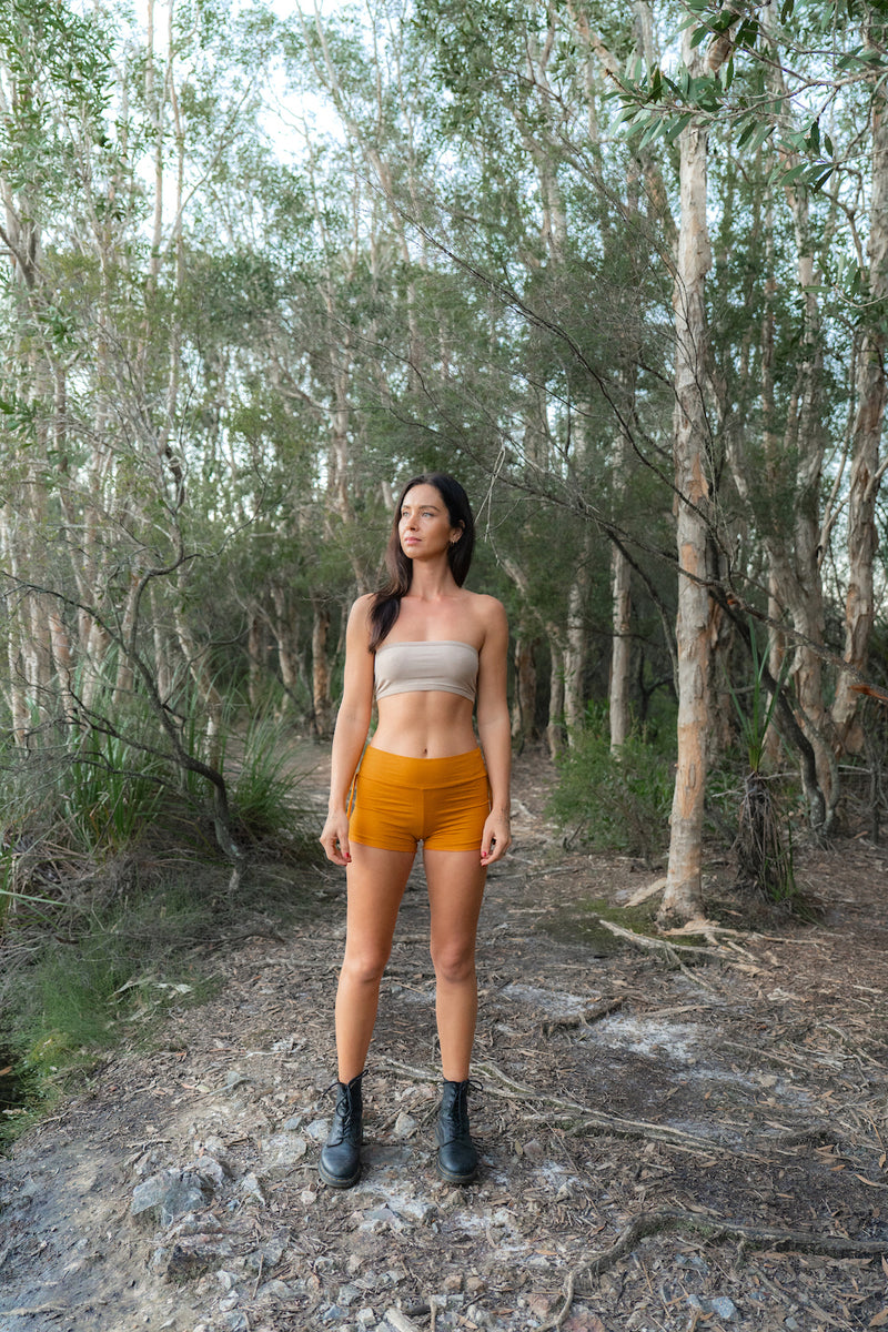 ASANA BOOTY SHORTS MELLOW YELLOW