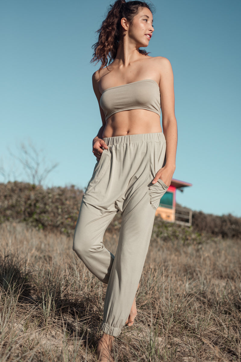 VENUS WEEKEND PANTS